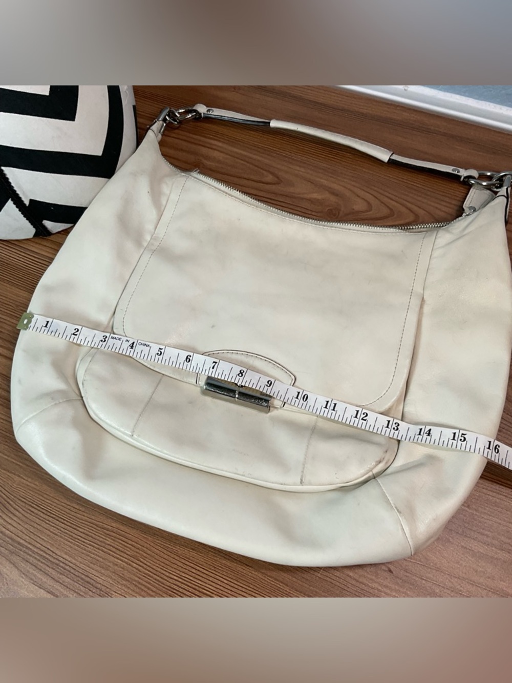 Vintage Coach Leather Hobo Shoulder Bag Cream Ivory Turnlock Purse - Picture 9 of 13